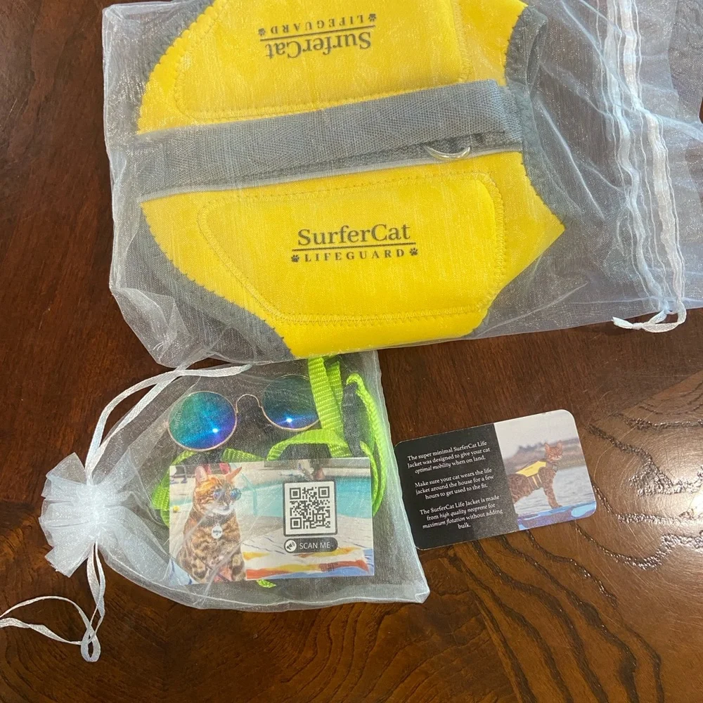 Surfer Cat life jacket regular size  yellow